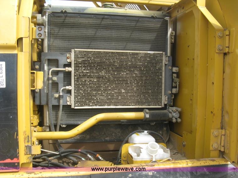 image for item L6364 2001 Caterpillar 320C L excavator