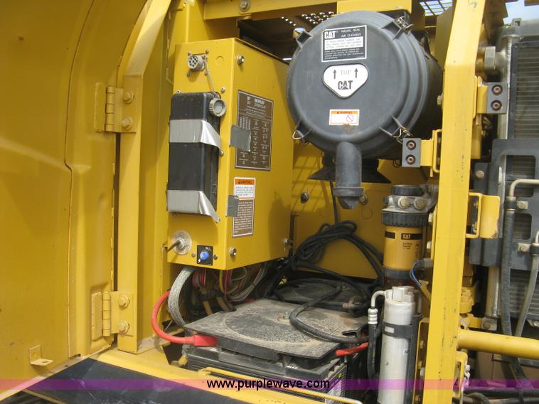 image for item L6364 2001 Caterpillar 320C L excavator