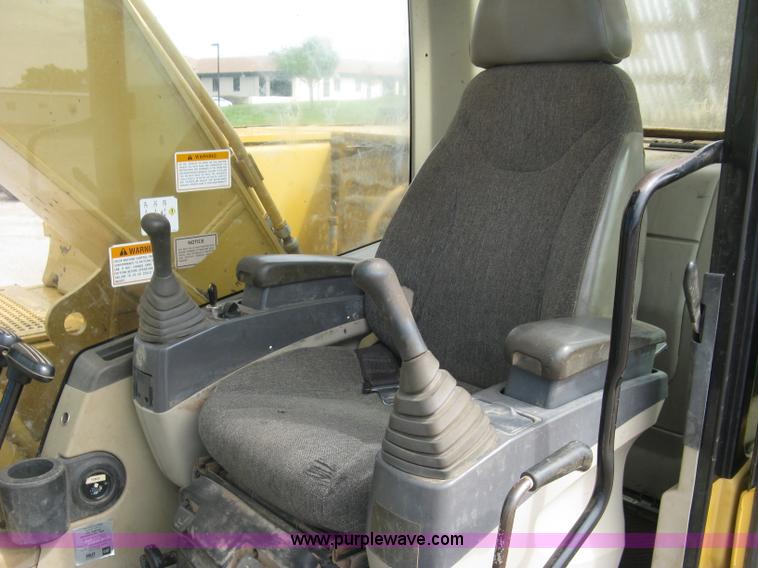 image for item L6364 2001 Caterpillar 320C L excavator