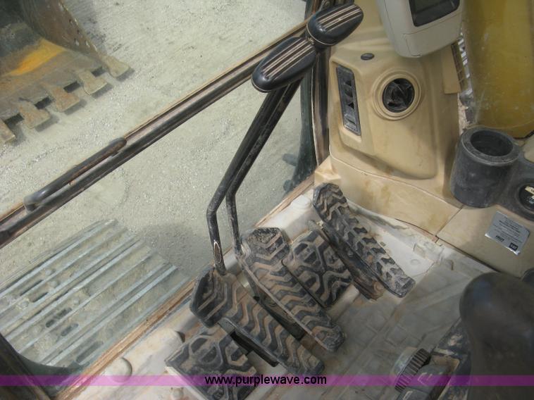 image for item L6364 2001 Caterpillar 320C L excavator