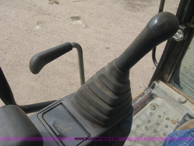 image for item L6364 2001 Caterpillar 320C L excavator