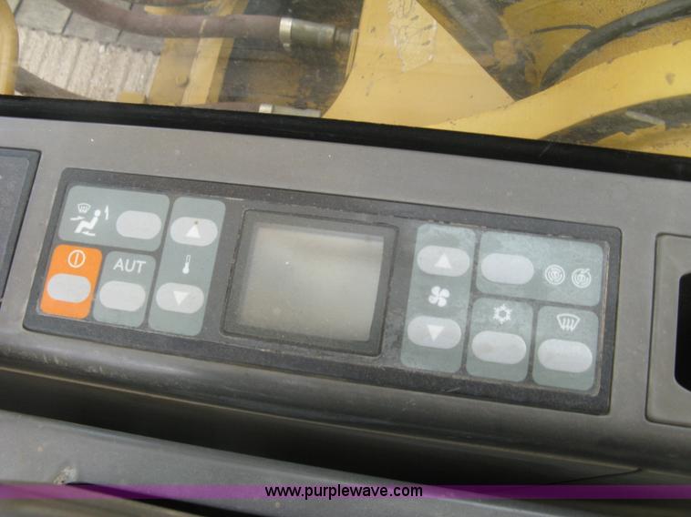 image for item L6364 2001 Caterpillar 320C L excavator