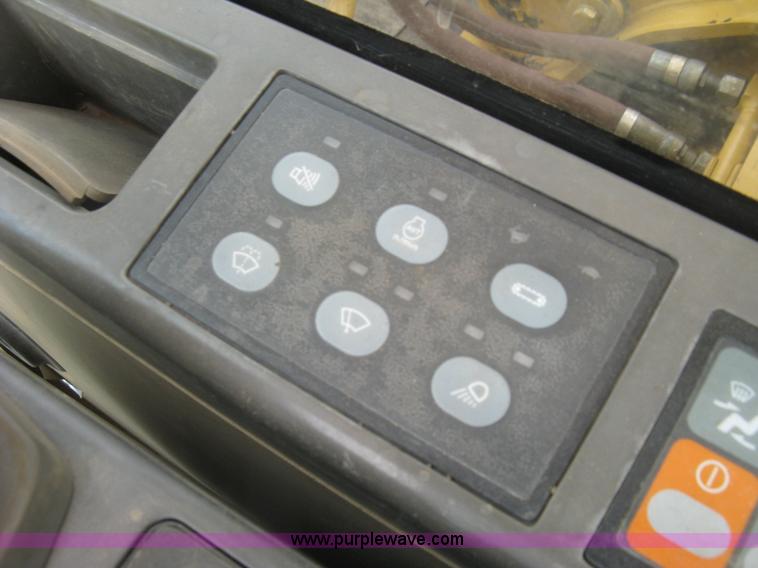 image for item L6364 2001 Caterpillar 320C L excavator