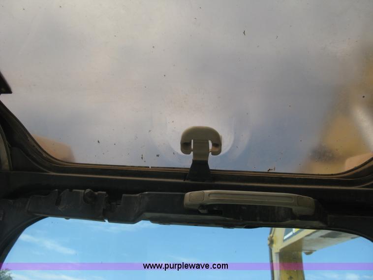 image for item L6364 2001 Caterpillar 320C L excavator