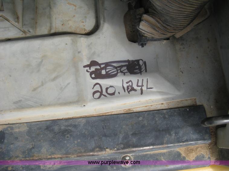 image for item L6364 2001 Caterpillar 320C L excavator