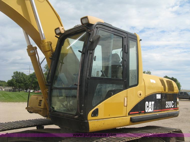image for item L6365 2001 Caterpillar 320C L excavator