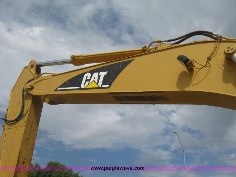 image for item L6365 2001 Caterpillar 320C L excavator