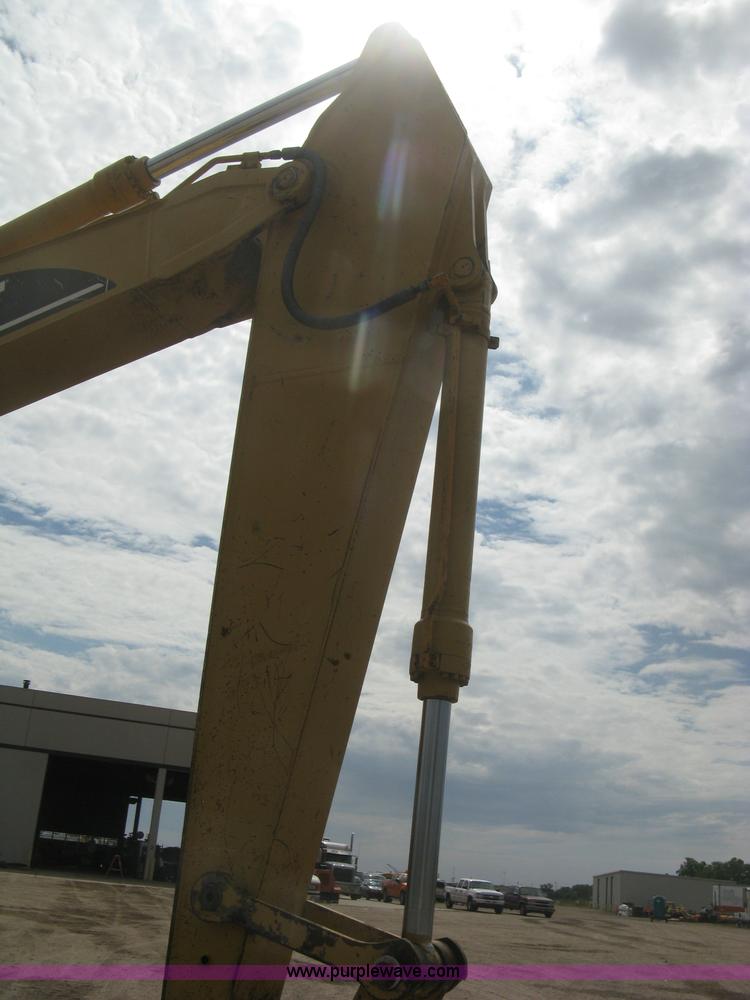 image for item L6365 2001 Caterpillar 320C L excavator