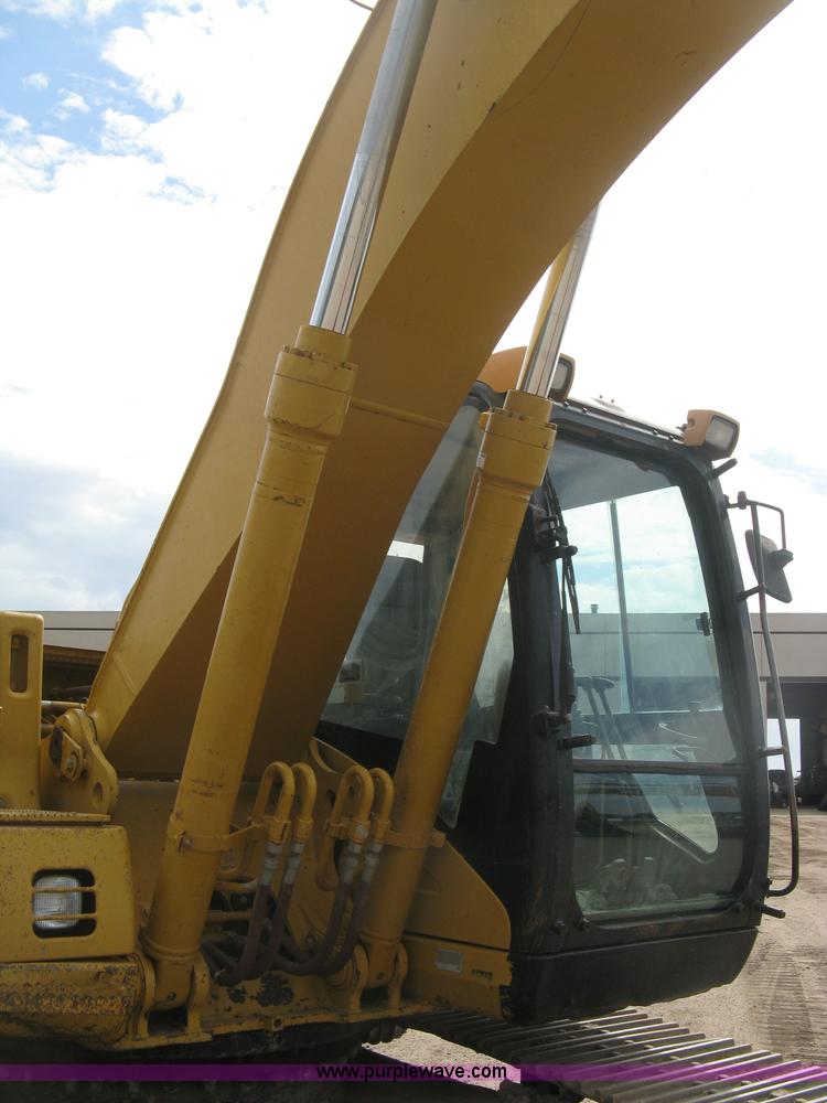 image for item L6365 2001 Caterpillar 320C L excavator