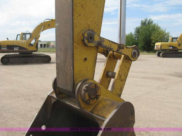 image for item L6365 2001 Caterpillar 320C L excavator