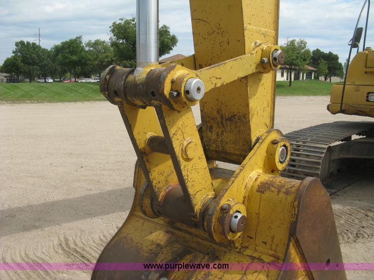image for item L6365 2001 Caterpillar 320C L excavator