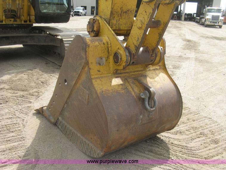 image for item L6365 2001 Caterpillar 320C L excavator