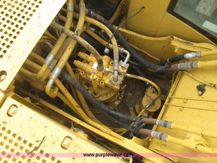 image for item L6365 2001 Caterpillar 320C L excavator