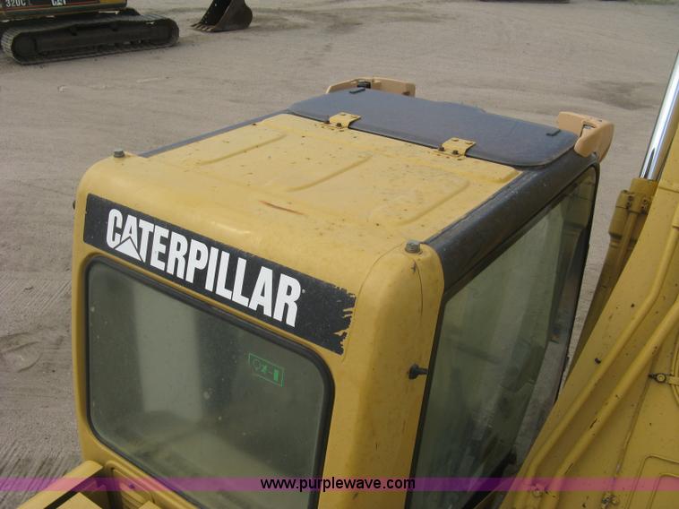 image for item L6365 2001 Caterpillar 320C L excavator