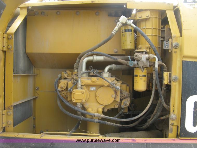 image for item L6365 2001 Caterpillar 320C L excavator
