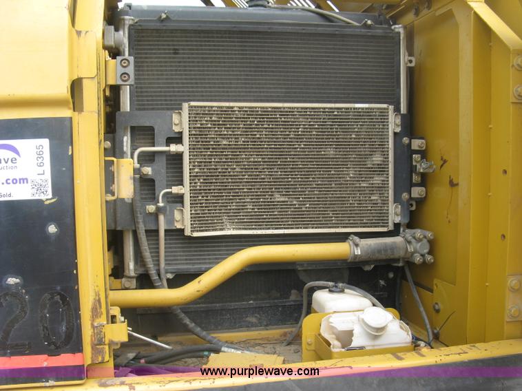 image for item L6365 2001 Caterpillar 320C L excavator