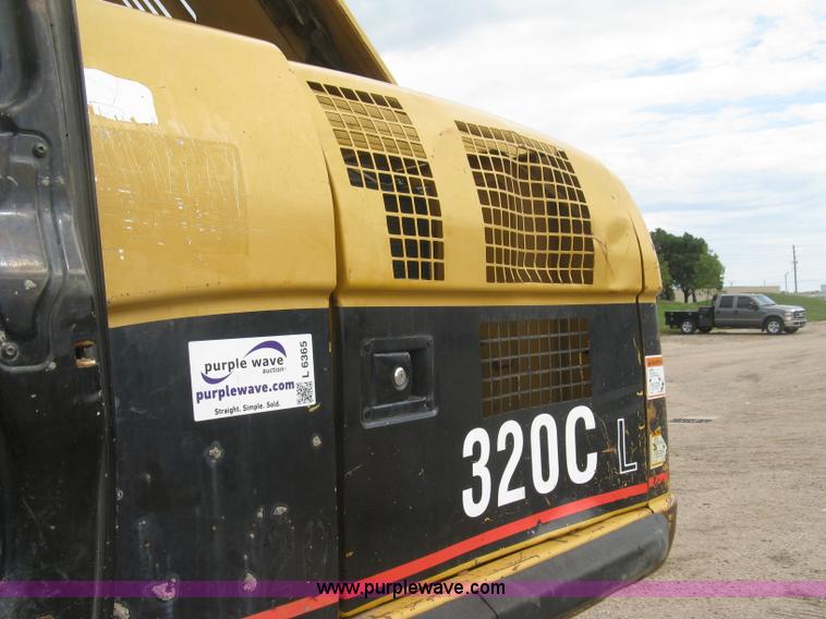 image for item L6365 2001 Caterpillar 320C L excavator