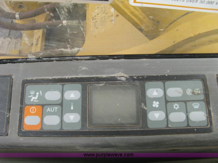 image for item L6365 2001 Caterpillar 320C L excavator