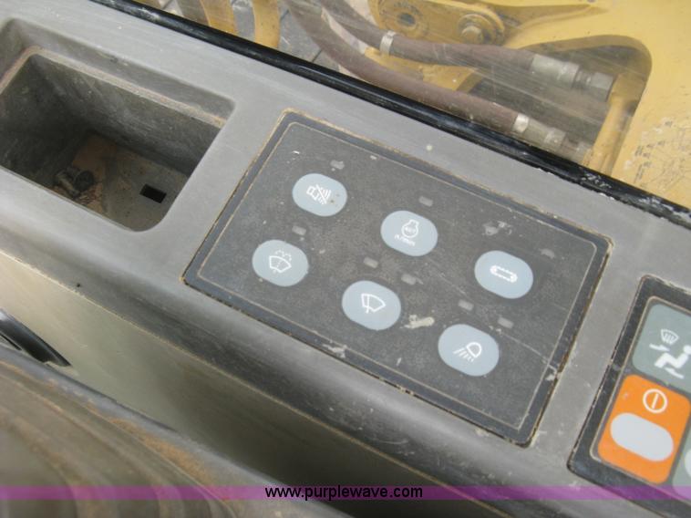 image for item L6365 2001 Caterpillar 320C L excavator