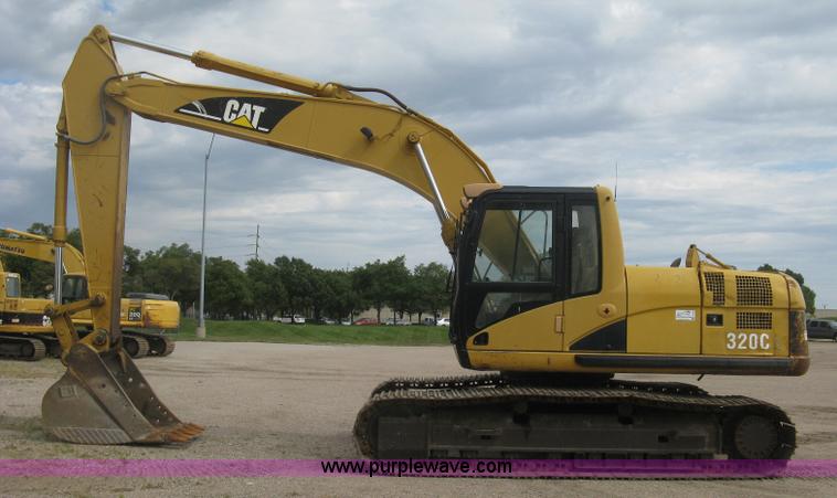 image for item L6366 2001 Caterpillar 320C L excavator