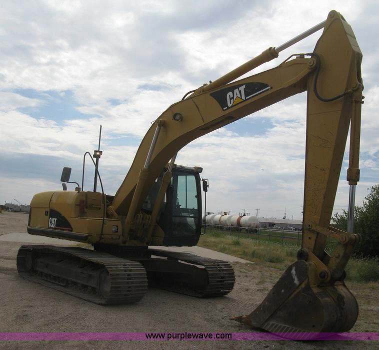 image for item L6366 2001 Caterpillar 320C L excavator