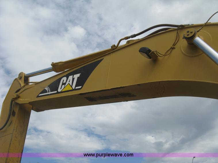 image for item L6366 2001 Caterpillar 320C L excavator