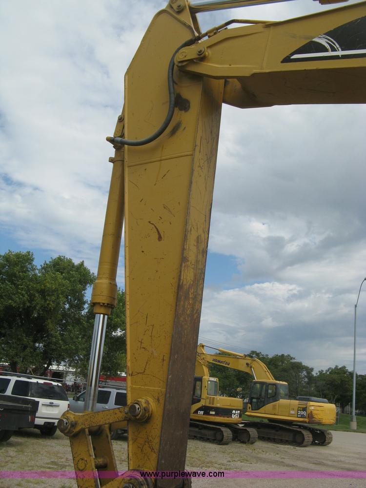 image for item L6366 2001 Caterpillar 320C L excavator