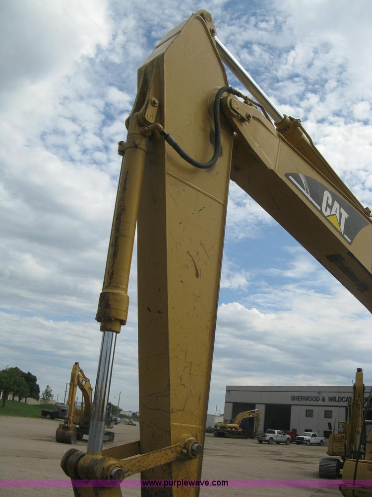 image for item L6366 2001 Caterpillar 320C L excavator