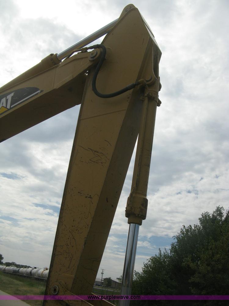 image for item L6366 2001 Caterpillar 320C L excavator