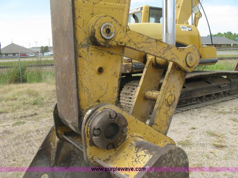 image for item L6366 2001 Caterpillar 320C L excavator