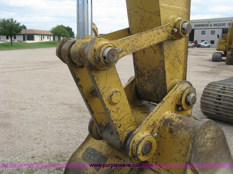 image for item L6366 2001 Caterpillar 320C L excavator
