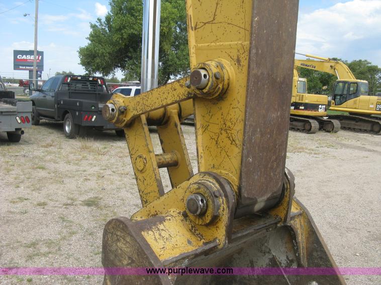 image for item L6366 2001 Caterpillar 320C L excavator