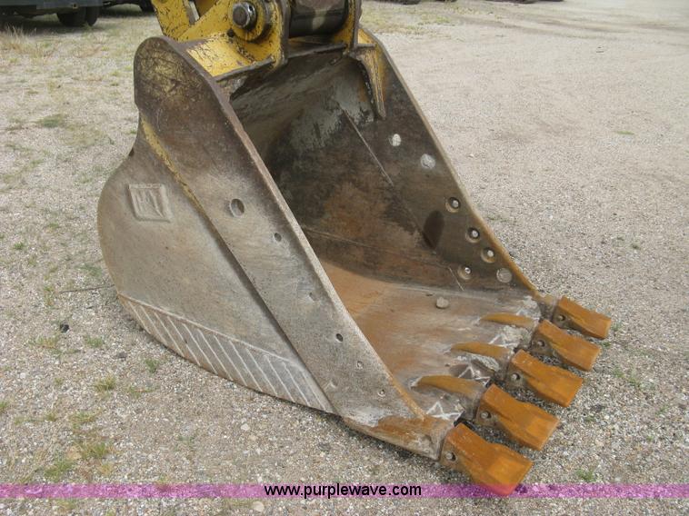 image for item L6366 2001 Caterpillar 320C L excavator