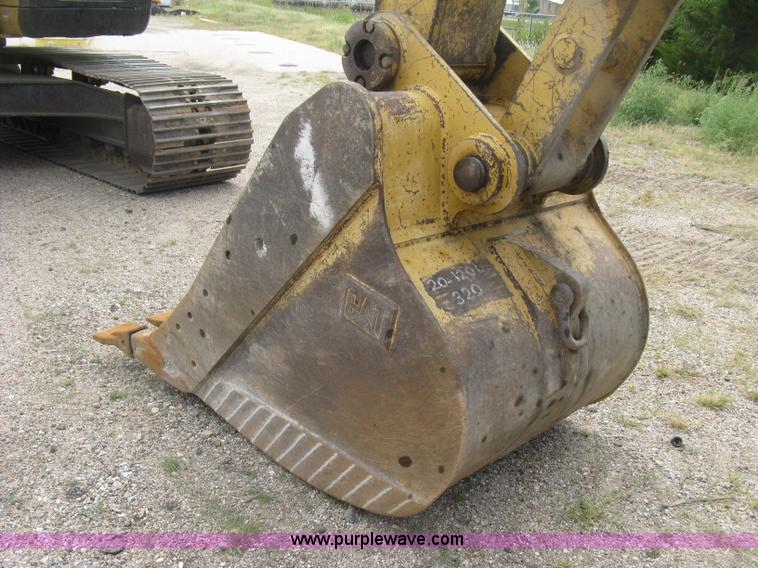 image for item L6366 2001 Caterpillar 320C L excavator