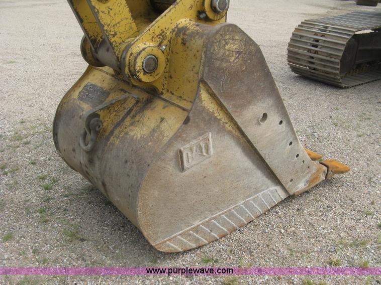 image for item L6366 2001 Caterpillar 320C L excavator