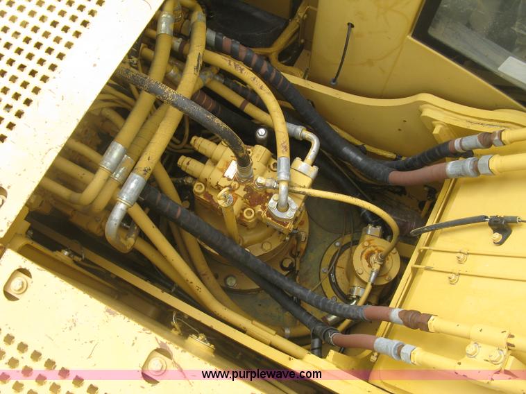 image for item L6366 2001 Caterpillar 320C L excavator