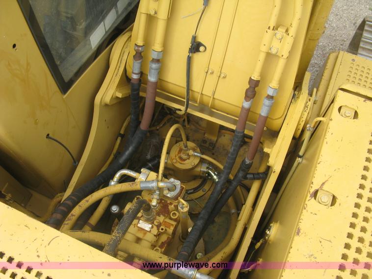 image for item L6366 2001 Caterpillar 320C L excavator