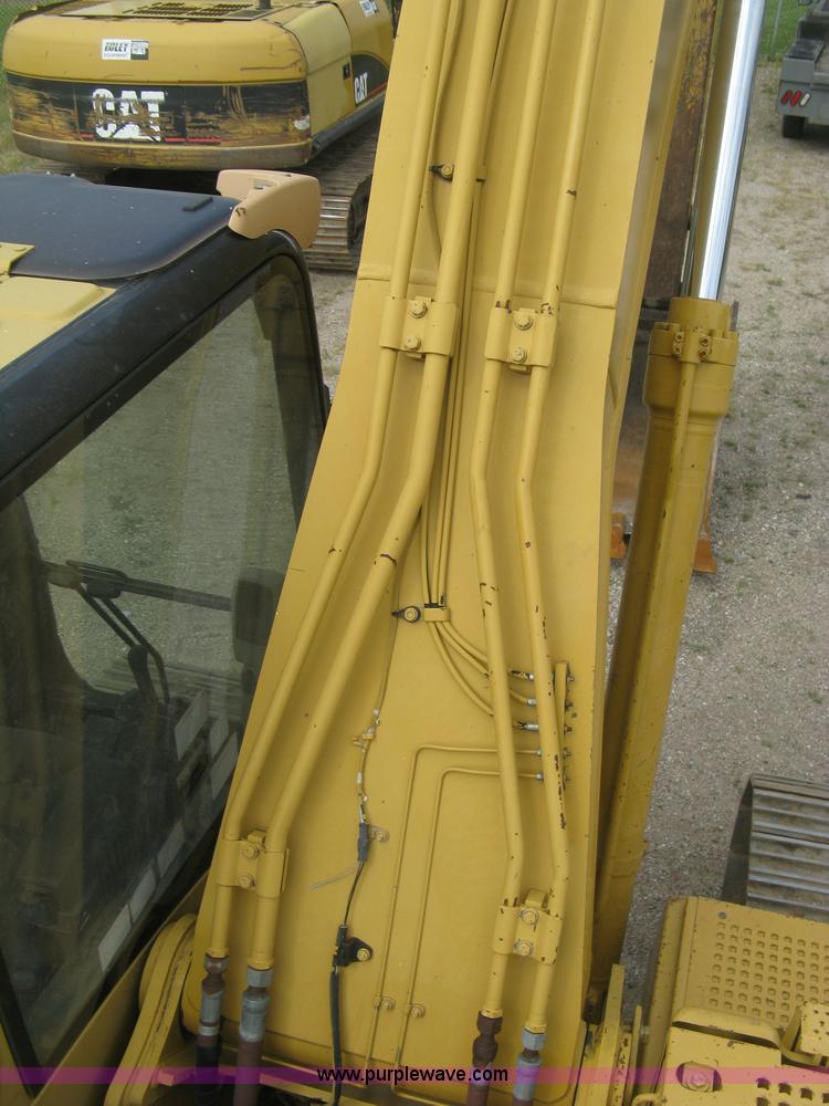 image for item L6366 2001 Caterpillar 320C L excavator