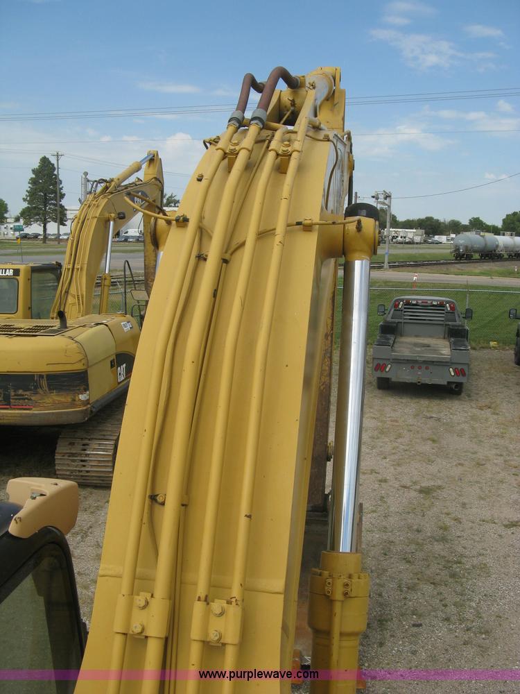 image for item L6366 2001 Caterpillar 320C L excavator
