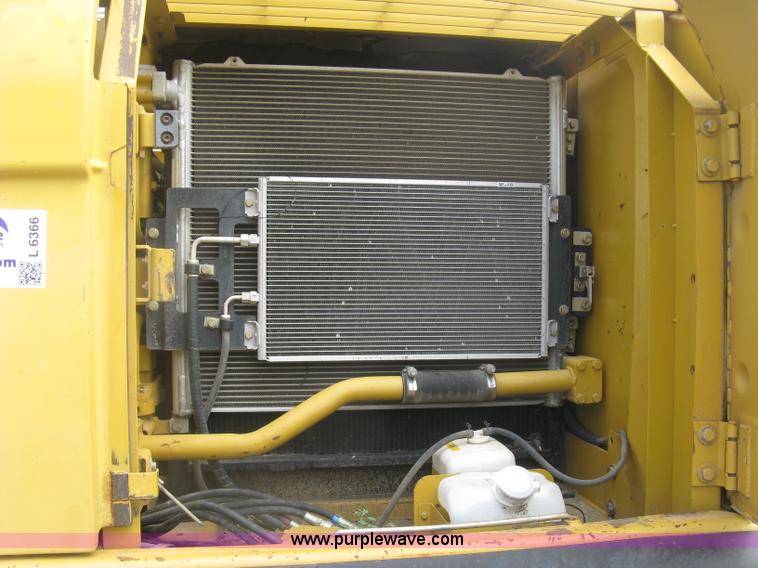 image for item L6366 2001 Caterpillar 320C L excavator