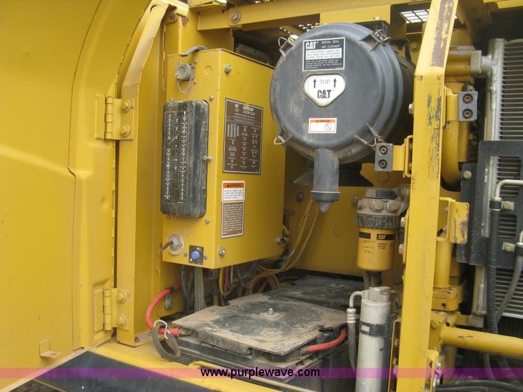 image for item L6366 2001 Caterpillar 320C L excavator