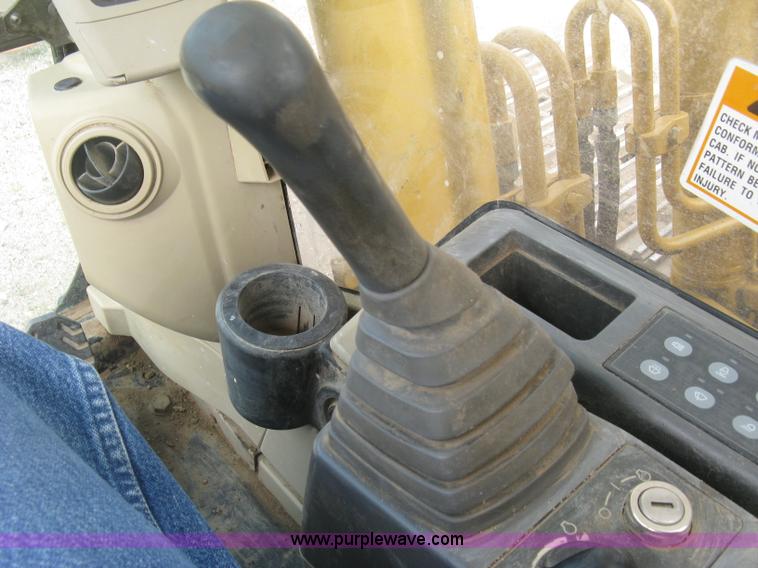 image for item L6366 2001 Caterpillar 320C L excavator