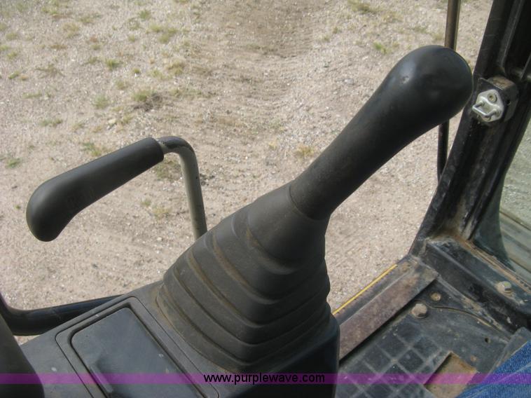 image for item L6366 2001 Caterpillar 320C L excavator