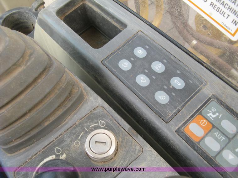 image for item L6366 2001 Caterpillar 320C L excavator