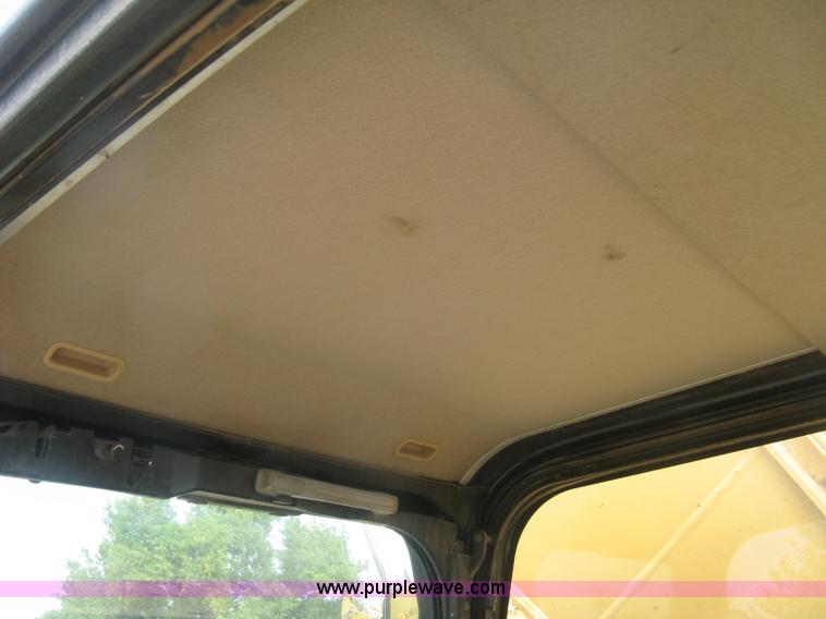 image for item L6366 2001 Caterpillar 320C L excavator