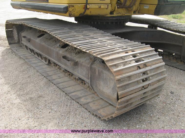 image for item L6366 2001 Caterpillar 320C L excavator