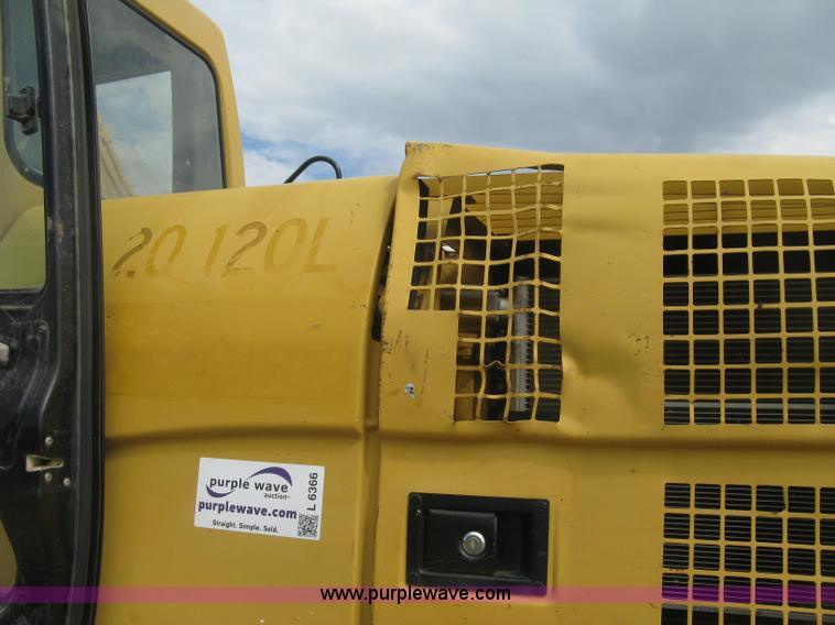 image for item L6366 2001 Caterpillar 320C L excavator