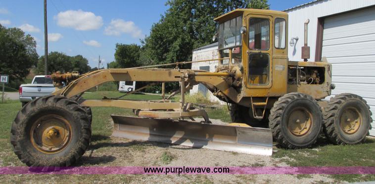 image for item R9468 1961 Caterpillar 112 Series E rigid frame motor grader