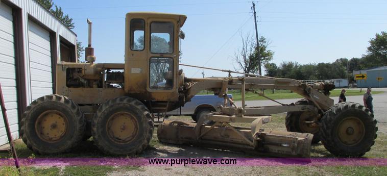 image for item R9468 1961 Caterpillar 112 Series E rigid frame motor grader