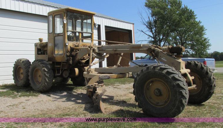 image for item R9468 1961 Caterpillar 112 Series E rigid frame motor grader